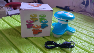 Multifunctional Mini Massager, Triangle Electric USB Massager, Automatic Switch, Relieve Fatigue, As a Gift (1 Pc / Battery Not Included)